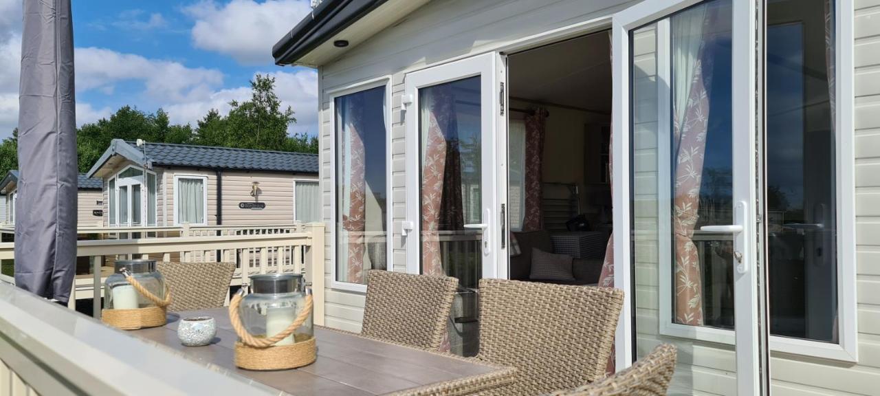 Lake District Prestige Caravan, 3 Bedrooms, Sleeps 8 On Haven Holiday Park Flookburgh Zewnętrze zdjęcie
